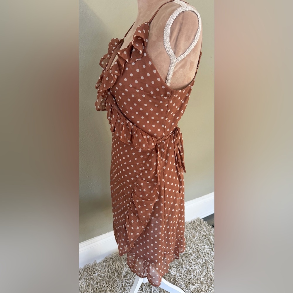 LIONESS Ruffle wrap Dress brown wht polka dot - Picture 6 of 12